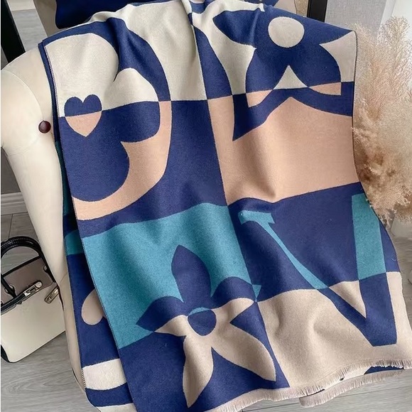 Scarf - Picture 1 of 1